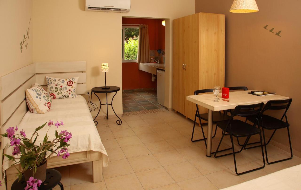 Shaar Hagolan Kibbutz Country Lodging Exterior photo